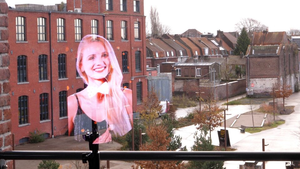 50cm holographic fan: A 50cm diameter holographic fan